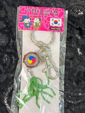 🩷2/$20✨ Korean Traditional Buk Drum Miniature Keychain Green Tassle Gift